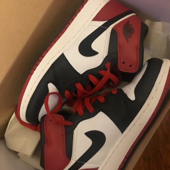 jordan retro 1 youth